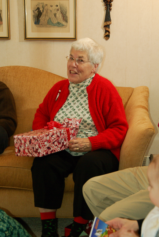 December 20, 2008@15:47<br/>Mom unwraps the gift that keeps on giving