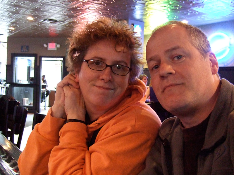 April 03, 2009@18:55<br/>Melissa and I stop at a local watering hole for a beverage before the concert...