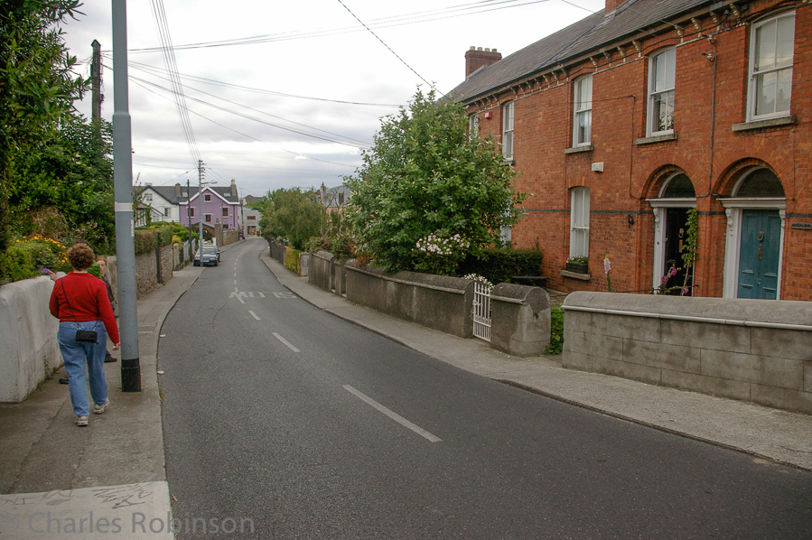 Walking down the streets to Dalkey to look for dinner.<br />June 13, 2005@20:09