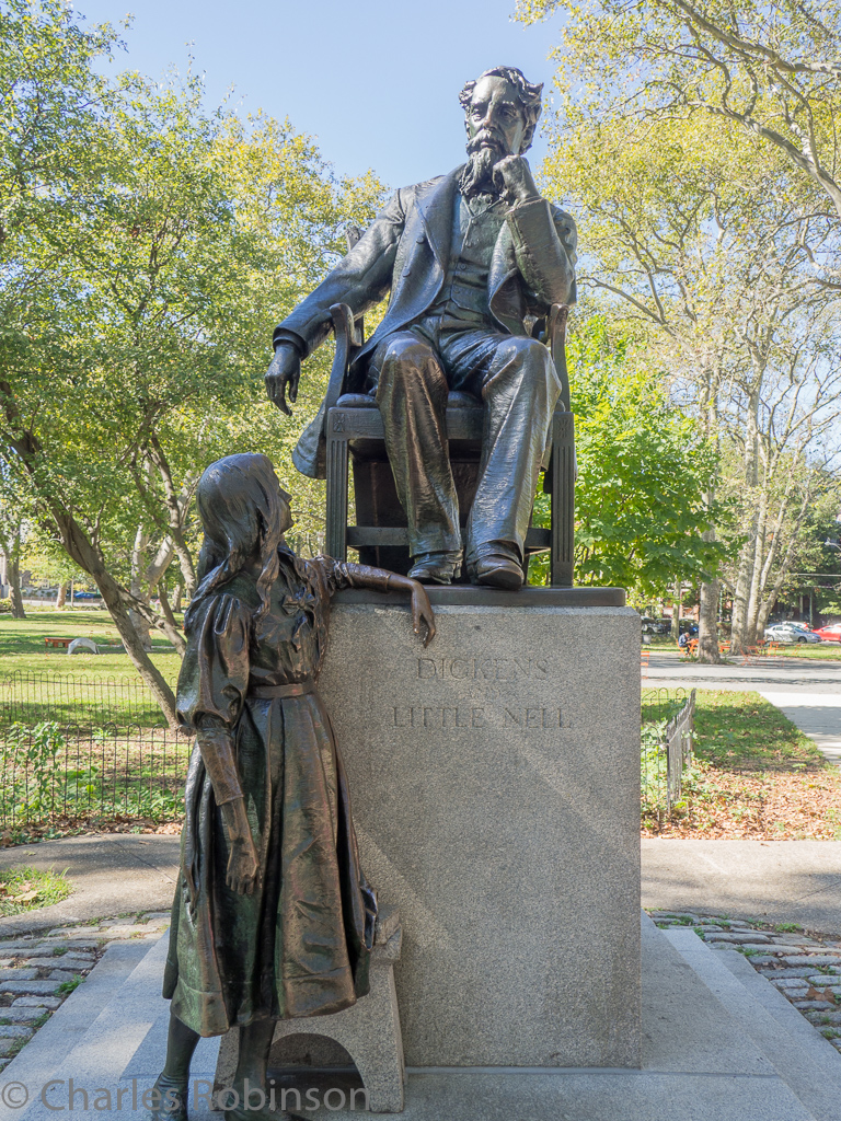 Charles Dickens and Little Nell in Clark Park<br />October 10, 2016@13:49