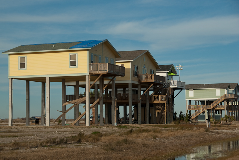 February 17, 2010@16:53<br/>Houses up on 20-30 foot stilts on Bolivar peninsula - storm surges will NOT be a problem for these people!