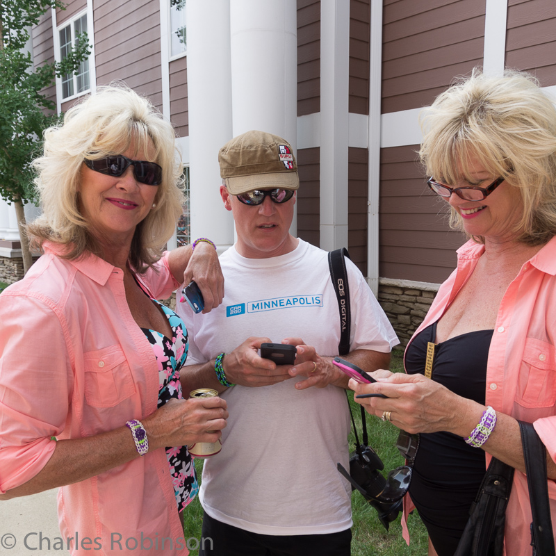 John helping Loretta and Wanetta get connected on Facebook..<br />August 01, 2014@15:39