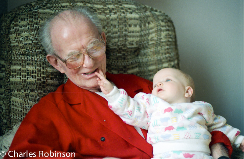 Fiona with Grandpa Leo<br />October 20, 1987@13:29