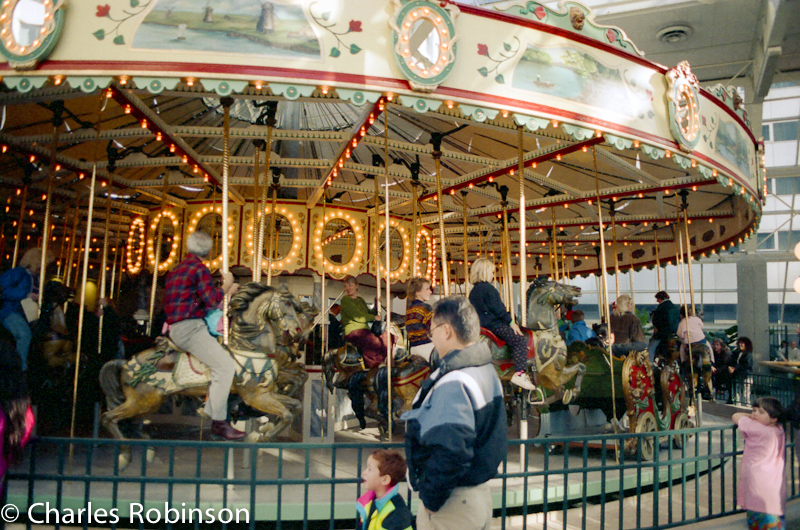 Anyone remember the carousel in downtown St. Paul?<br />November 30, 1990@13:22