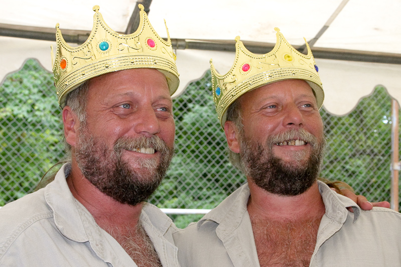 August 08, 2004@14:02<br/>Art and Pete try out our crowns