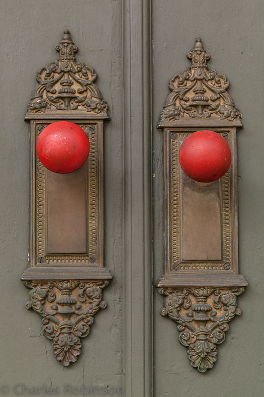 Doorknobs.<br />March 19, 2012@16:04