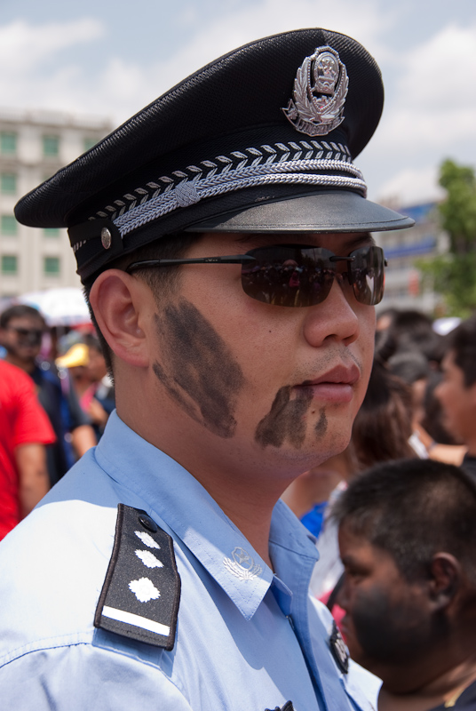 May 01, 2010@13:39<br/>Even the police officers were not immune to the carbon