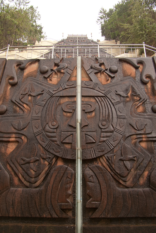 May 01, 2010@16:52<br/>The stairs leading up to North Tropic Park.  The line in the middle is the Tropic of Cancer