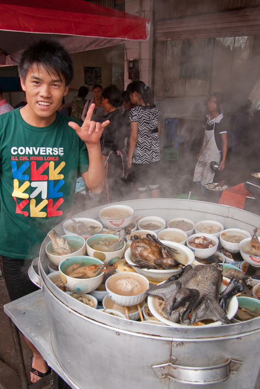 May 01, 2010@17:07<br/>Market on the way back to hotel - this is the vendor. :-)