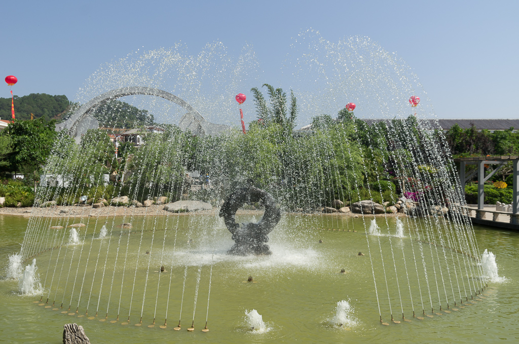 Fountain in the Twins Park<br />May 02, 2015@10:32