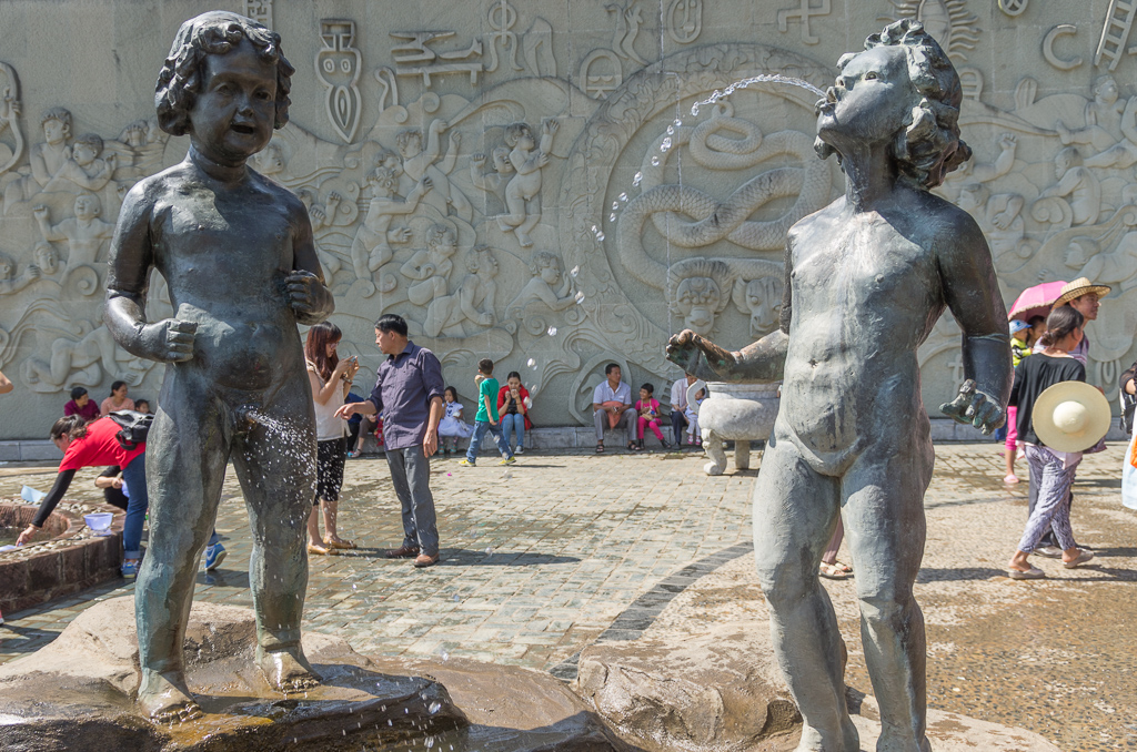 Great fountain, right?  In 2010 us twins participated in the ground-breaking ceremony for building this plaza and park.<br />May 02, 2015@10:43