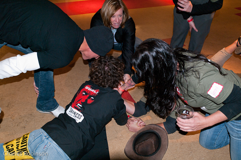 October 23, 2010@18:36<br/>Later on, the volunteers got down to some serious arm-wrestling.