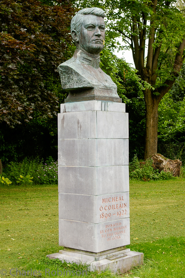 Bust of Michael Collins in front of the Cork County Museum<br />June 17, 2005@16:16