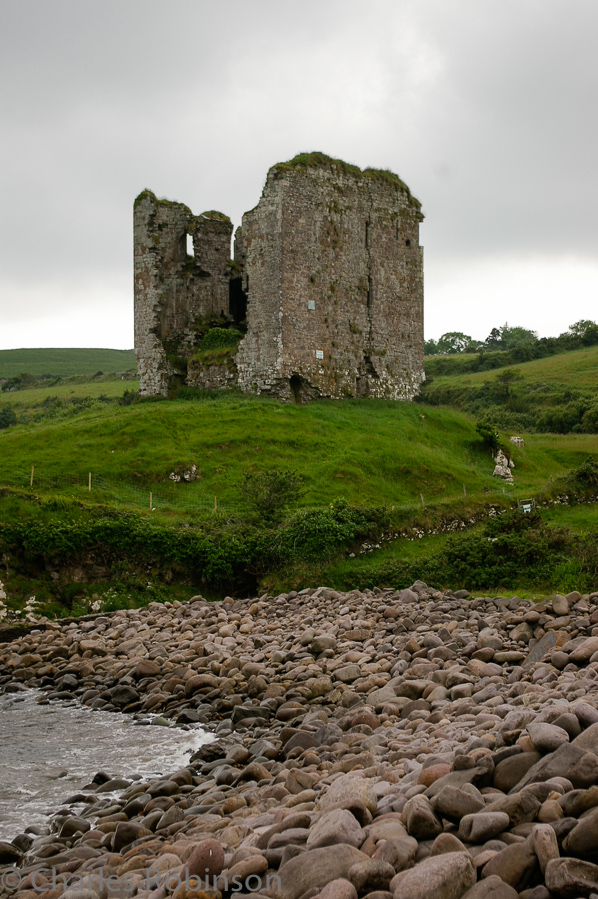 Minard Castle, Dingle Peninsula<br />June 18, 2005@14:19