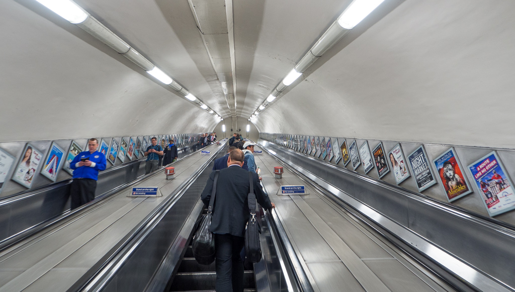 Heading up to Green Park<br />May 10, 2017@11:19