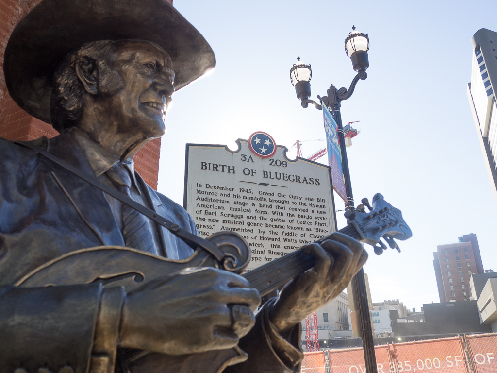 Outside of the Grand Ole Opry - Bill Monroe<br />February 02, 2018@14:19