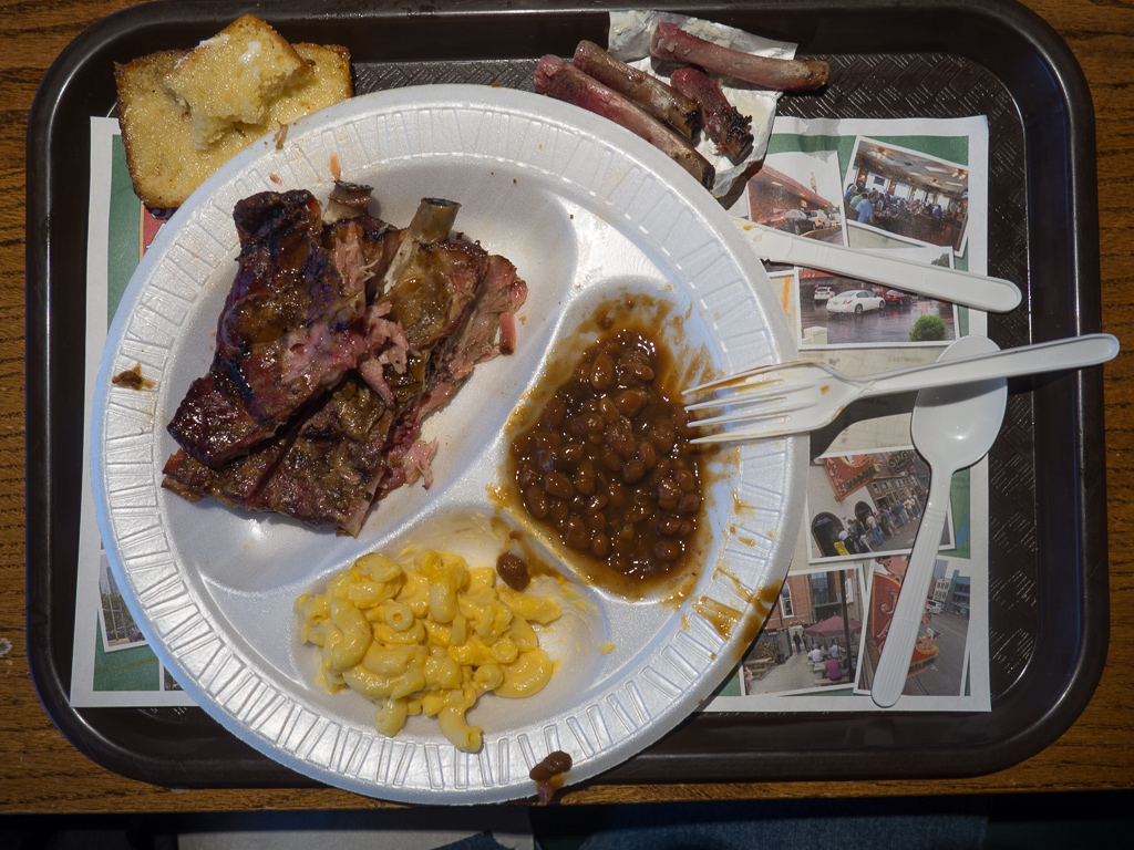 Dinner at Jack Cawthon's BBQ was simple and absolutely amazing.<br />February 02, 2018@17:05