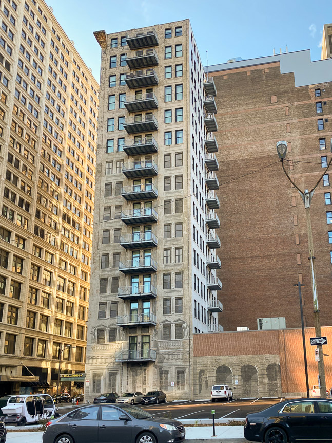 Nice trompe l'oeil in St. Louis - check out the windows for the bottom 2/3 ..