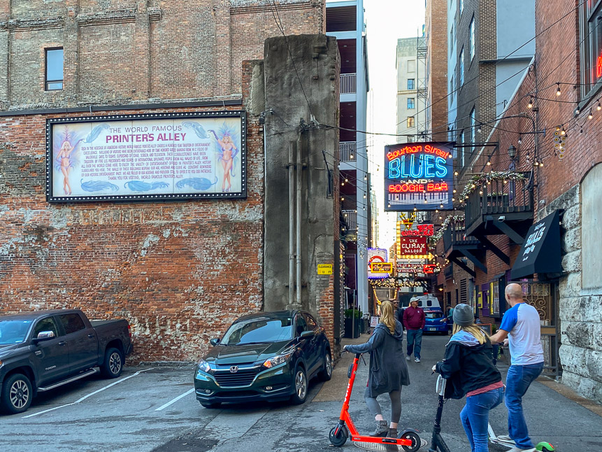 Hiking downtown - I liked Printer's Alley