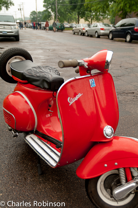 Sweet ride in the street<br />June 18, 2011@17:38