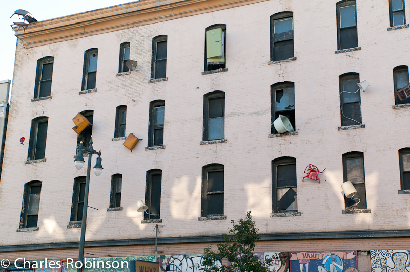 The defenestration house across from the Union Gospel Mission was interesting!<br />November 07, 2011@18:40