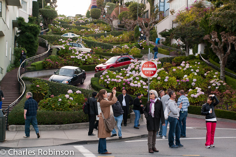 Can you imagine living on this street with the constant clusters of people just hanging around?<br />November 08, 2011@19:33