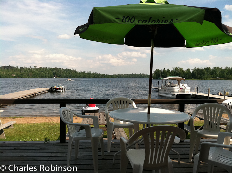 Drinks and snacks on Lake Vermilion - to the right is the boat we arrived on<br />July 08, 2011@17:01