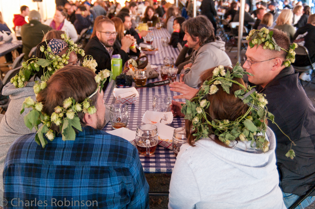 Hopheads in the tent<br />September 22, 2012@17:15