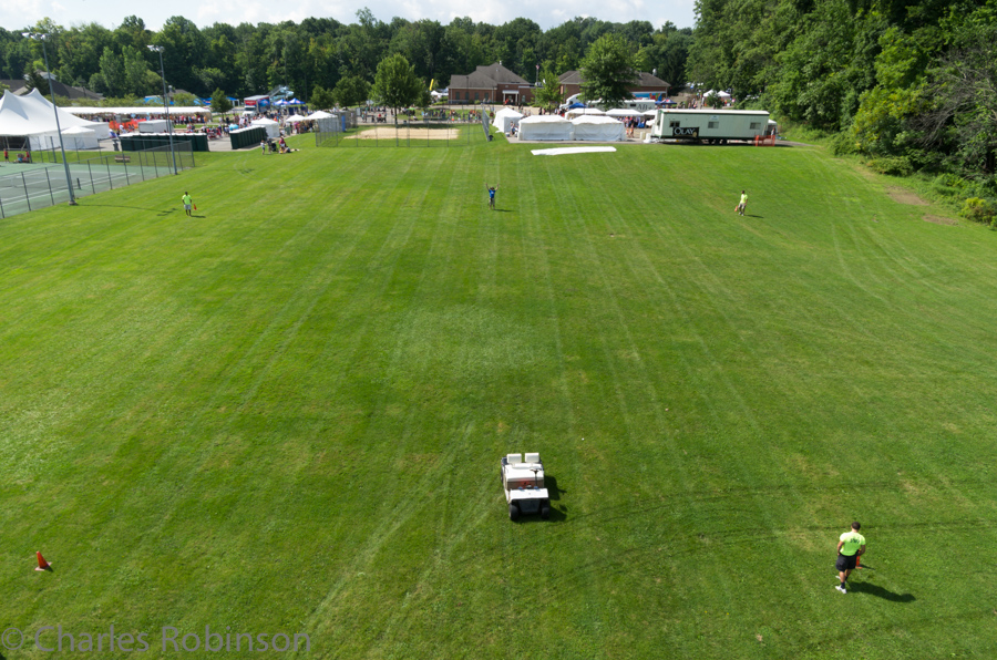 Walking out the field<br />August 03, 2013@10:49