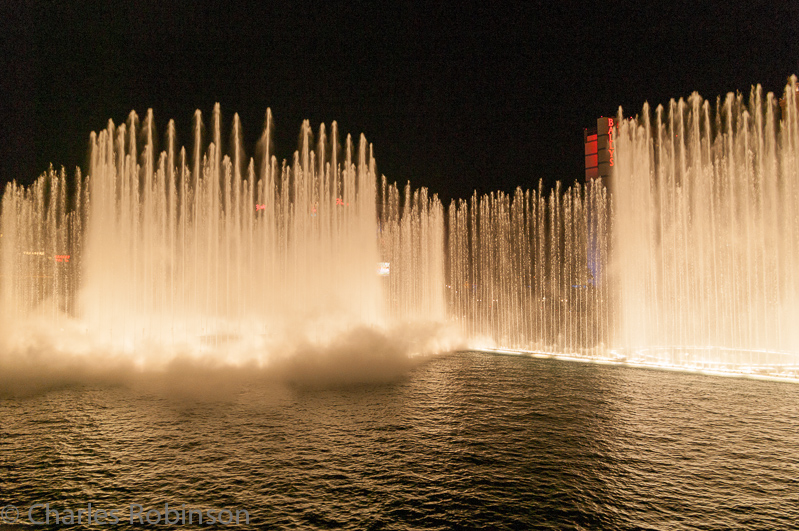 Bellagio Fountain show was… fun and kinda weird.<br />December 11, 2012@21:05