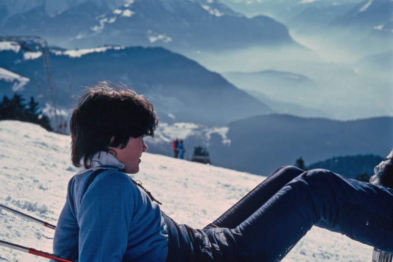 BobbieContemplatesTheValley