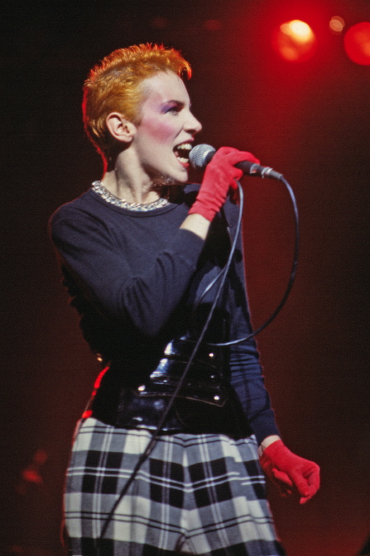 AnnieSideShotWRedBacklight